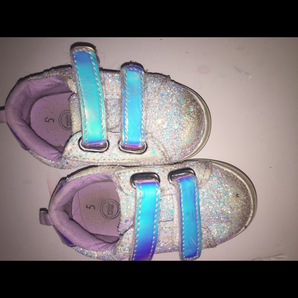 A toddler size 5 shoe bundle - Picture 10 of 16